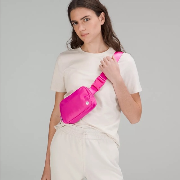 Lululemon Everywhere Belt Bag 1L- Sonic Pink - Picture 3 of 6